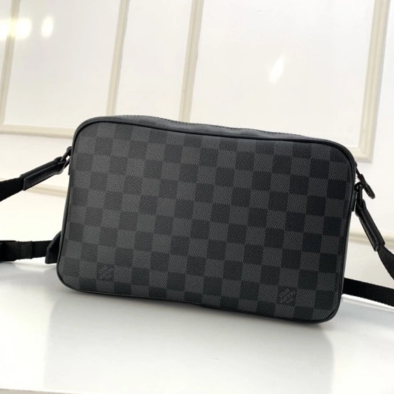 Fake Louis Bags VUITTON MESSENGER LOUIS UTILITY BAG 0819